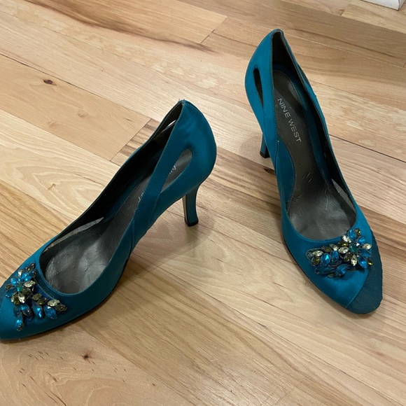 Teal bejeweled heel - Picture 2 of 3